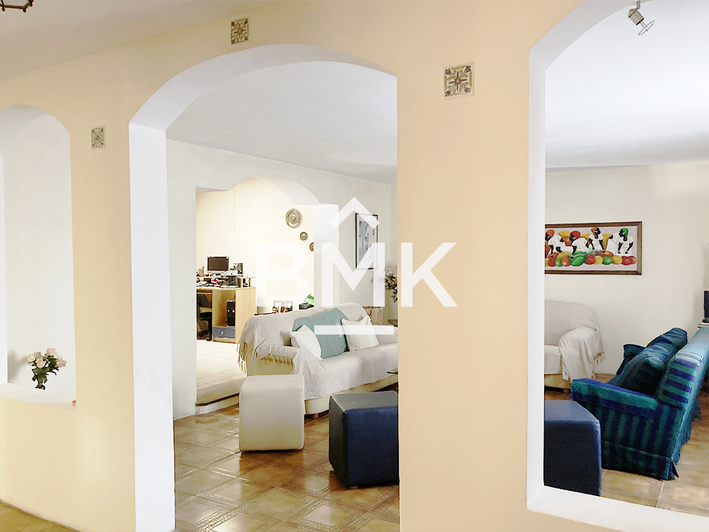 Casa 3 Dormitorios, 2 Baños, Garaje